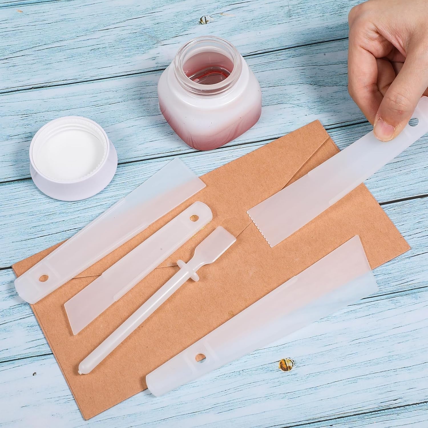 5 Pcs Applicator Glue Spreaders, Plastic Glue Smear Sticks Applicator Tool Glue Sticks Scraper Stick for Leatherwork Woodwork Handmade DIY Art Crafts Project, Easy Clean